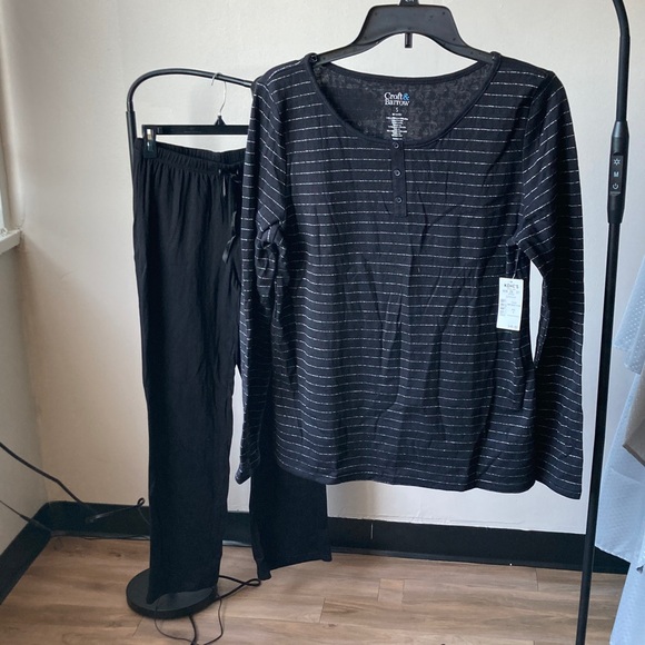 Croft & Barrow 2 piece PJ set metallic stripe top & black pant size S - Picture 13 of 15